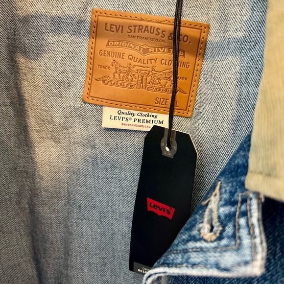 NWT Levi’s jean coat - Picture 3 of 4